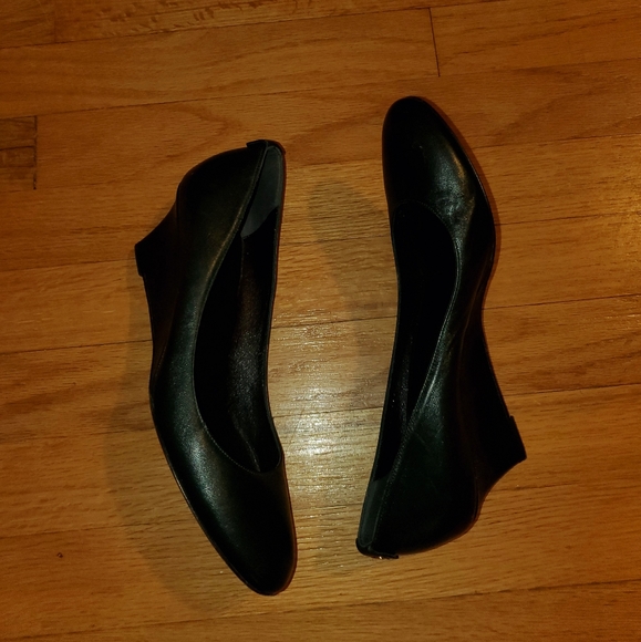 Gucci Leather Wedge Interlocking G Pump - Picture 1 of 2